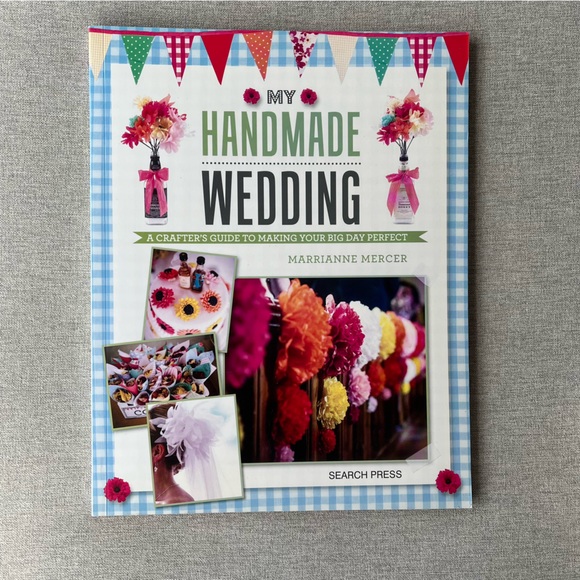 THE KNOT | The Knot Ultimate Wedding Planner & Organizer Binder (2 Book Bundle) - Picture 7 of 9